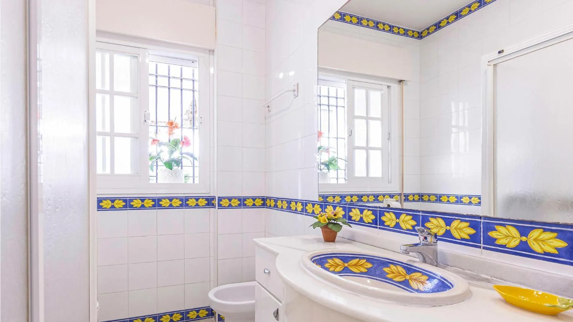 Awesome Home In Marbella With Wifi Casa de Férias